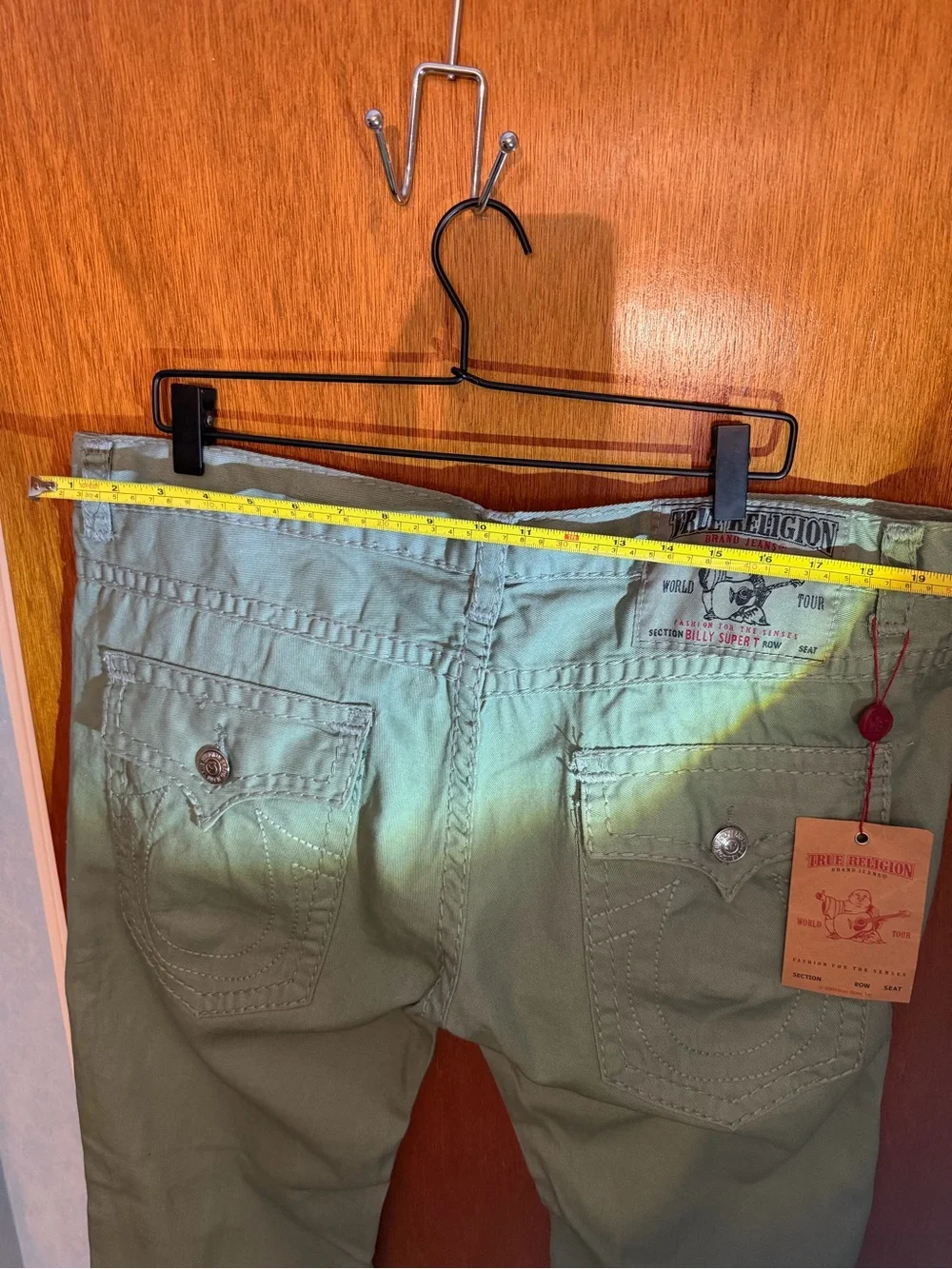 Men’s true religion Billy 38 light green NWT
